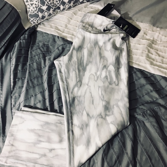 Nike Pants - Nike Power Legend leggings NWT